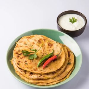 Aloo Paratha with curd