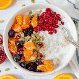 Oats and fresh fruits