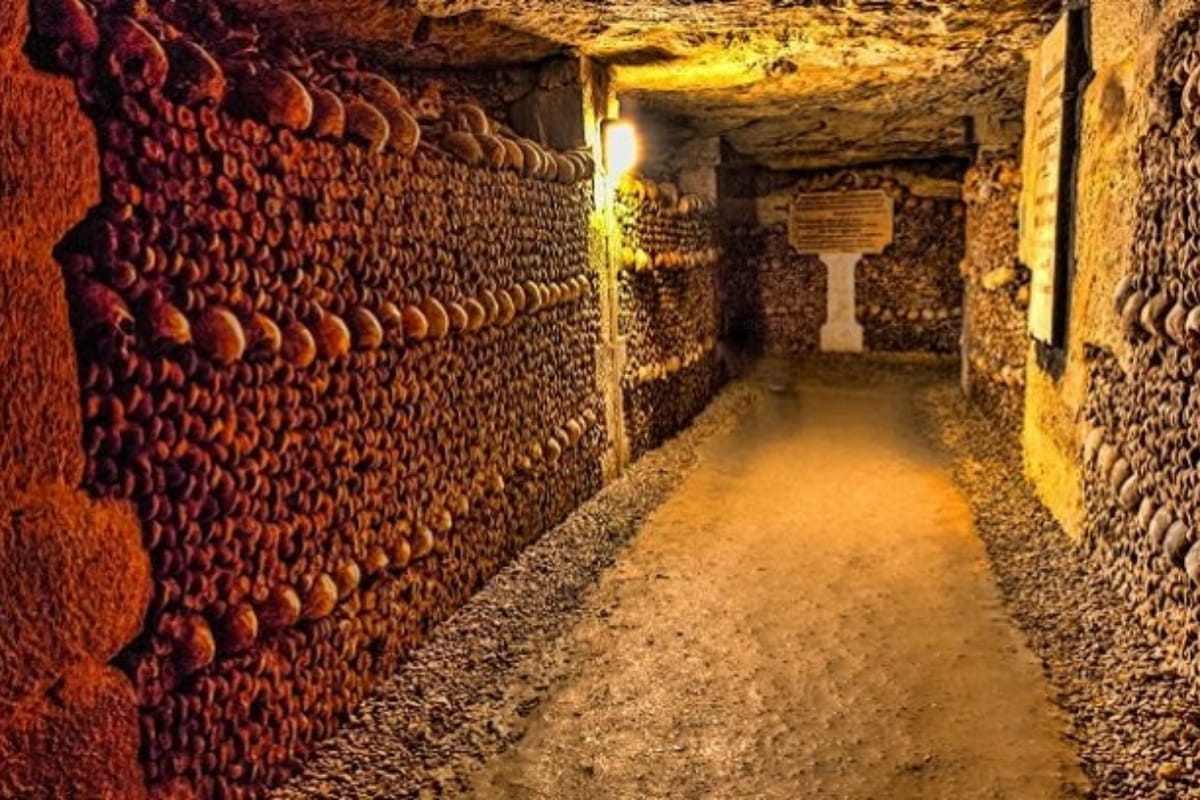 2. Les Catacombes de Paris Paris France