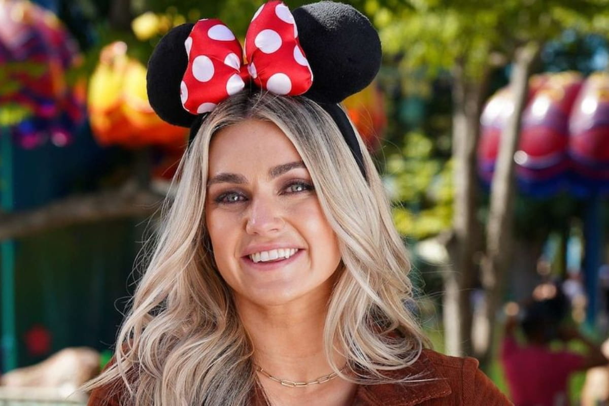 2. Lindsay Arnold