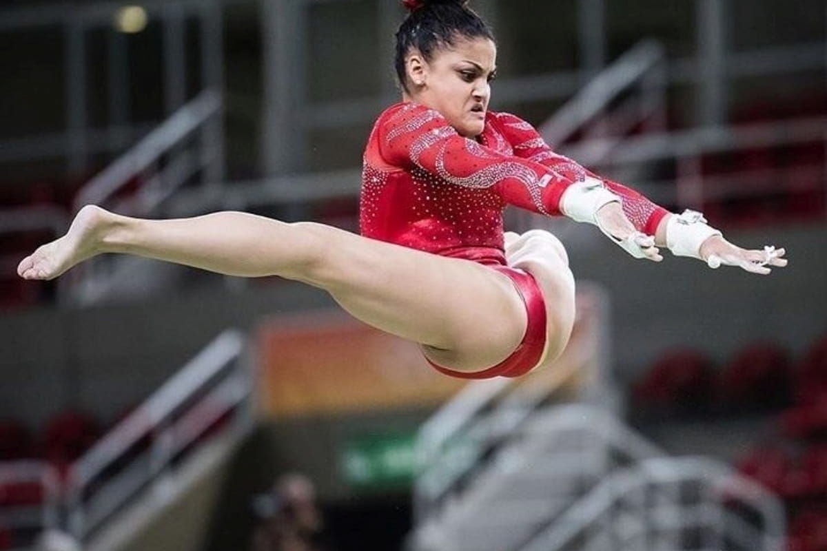 6. An impossible twist looks something like this but less bizarre